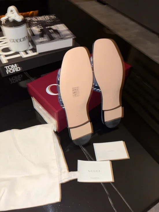 Gucci Slides - Picture 4 of 11